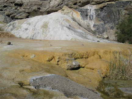 El Volcan Geyser